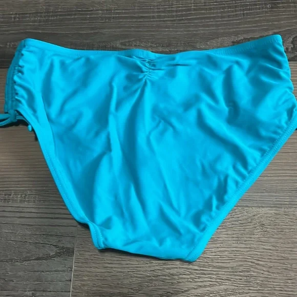 Fun bikini!!!! - Picture 4 of 8